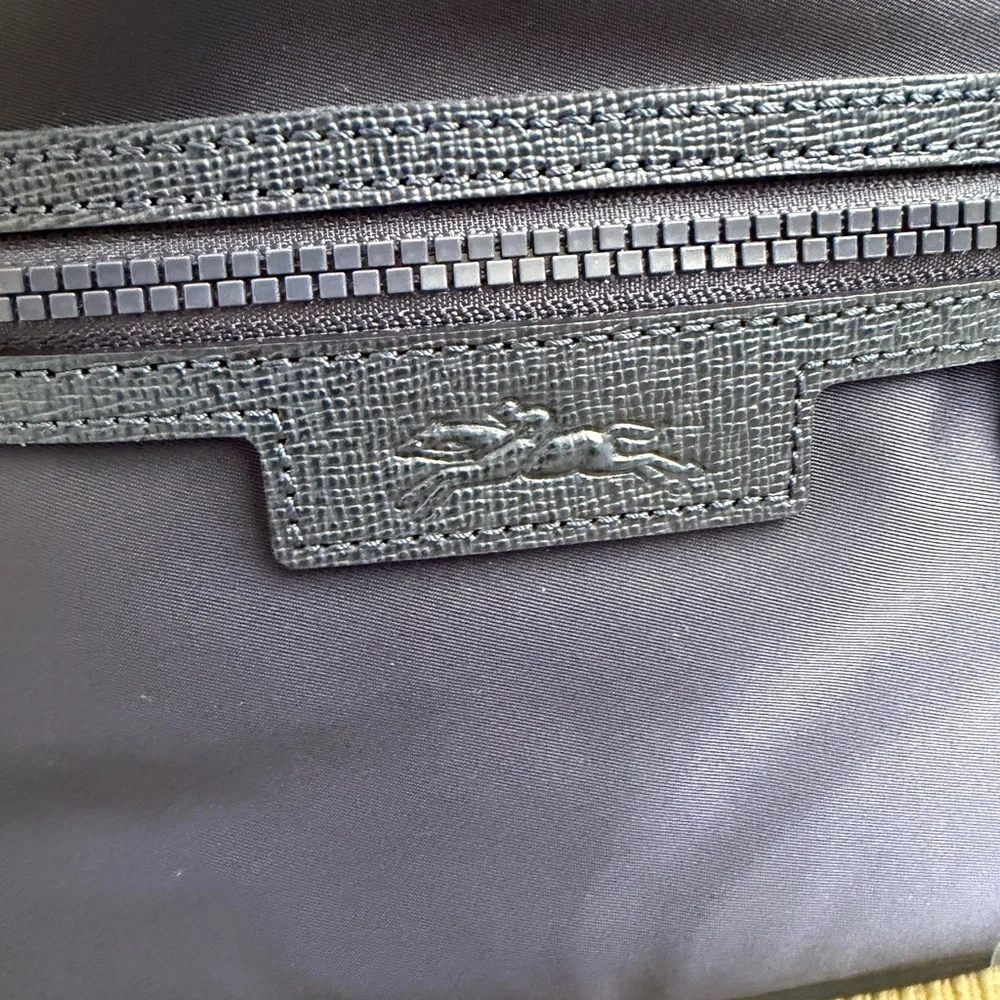 Longchamp Le Pilage Small Drawstring Bag, Navy, Brand New - Picture 2 of 5